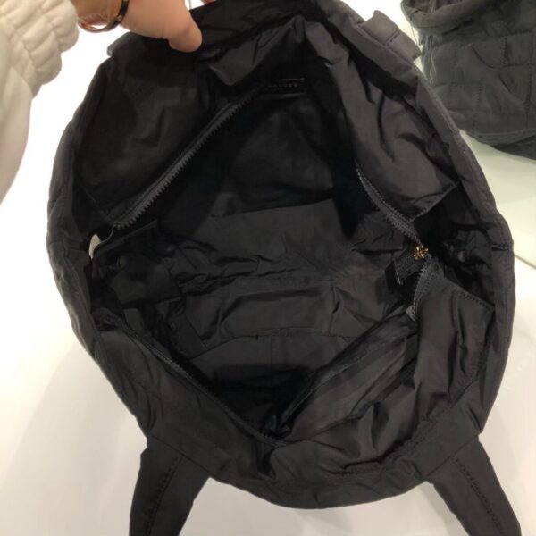 [Pre Order] - Marc Jacobs Quilted Nylon Tote Bag (Black) - Image 3